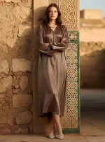 ⁦فستان مزين⁩ - الصورة ⁦4⁩